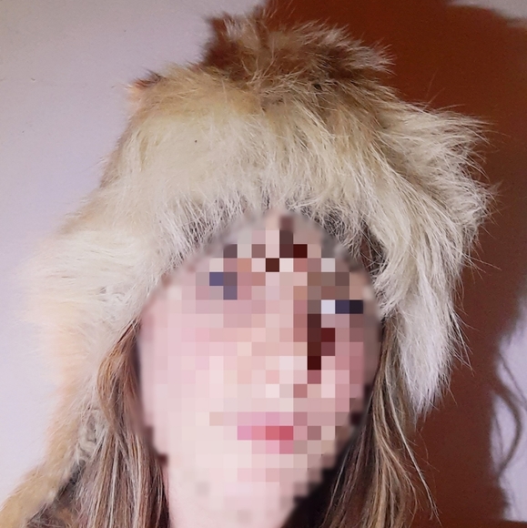 Fur hat - Picture 3 of 4